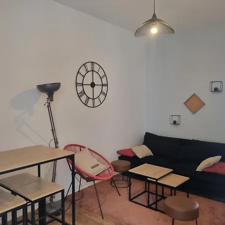 Dans Colocation - - *
